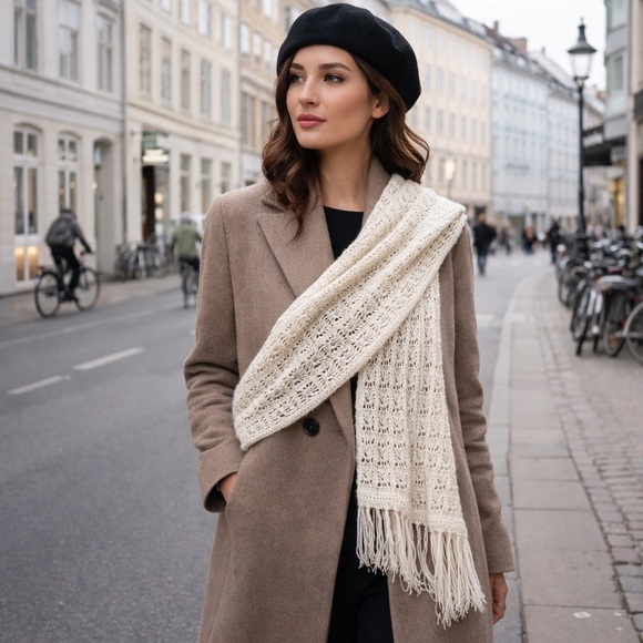 Hand Knit Wool Lace Pattern Scarf Wrap White Cream Wedding Cottagecore Hygge - Picture 10 of 10